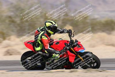 media/Dec-01-2025-Moto Forza (Mon) [[2daa91e15f]]/2-Intermediate Group/Session 3 (Turn 7 Inside Pans)/